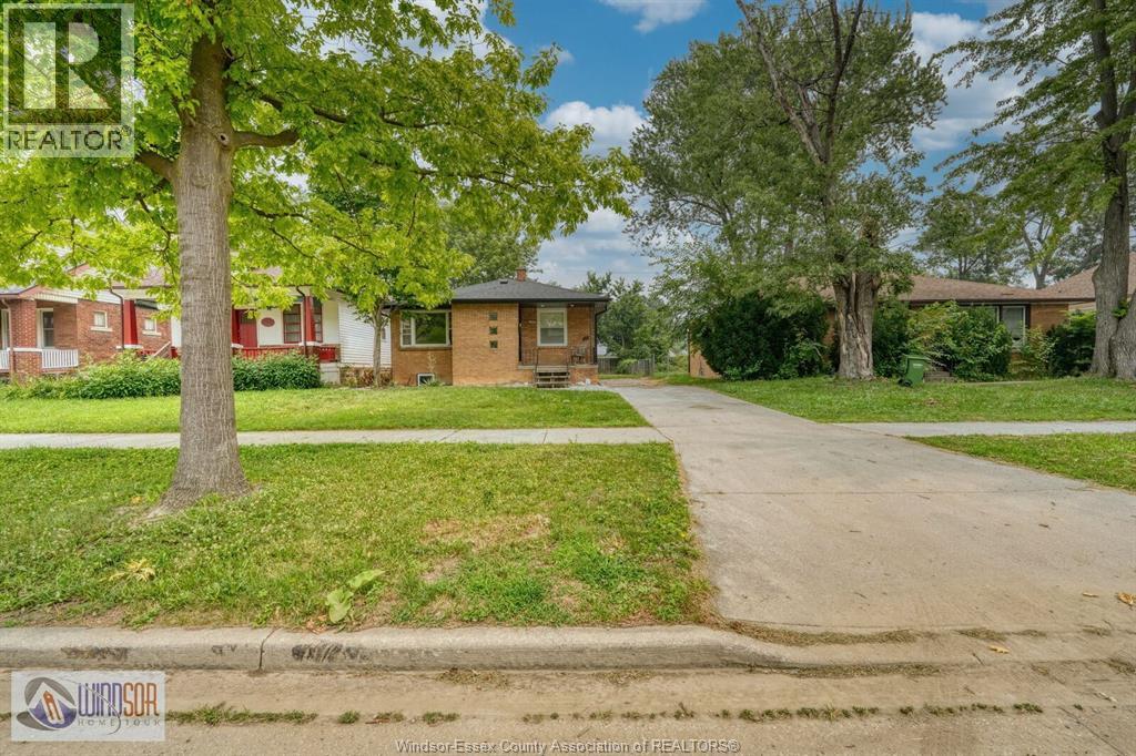736 Partington Avenue, Windsor, Ontario  N9B 2N7 - Photo 2 - 26017493