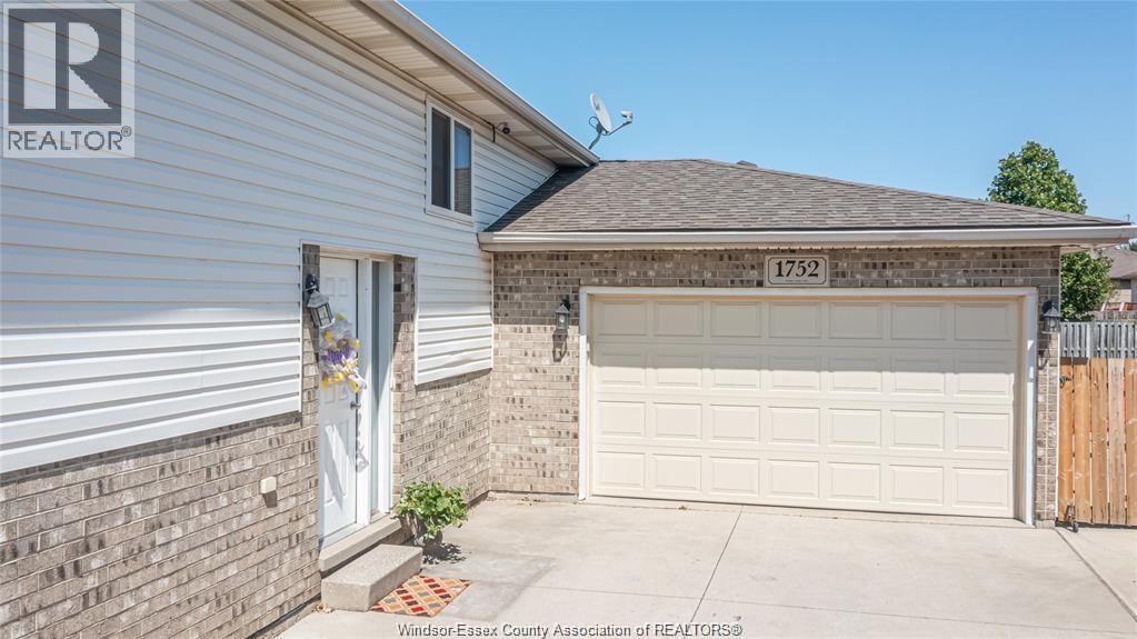 1752 Vicky Circle, Windsor, Ontario  N8W 5P7 - Photo 2 - 26017503