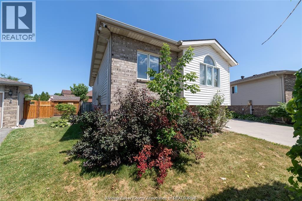 1752 Vicky Circle, Windsor, Ontario  N8W 5P7 - Photo 4 - 26017503