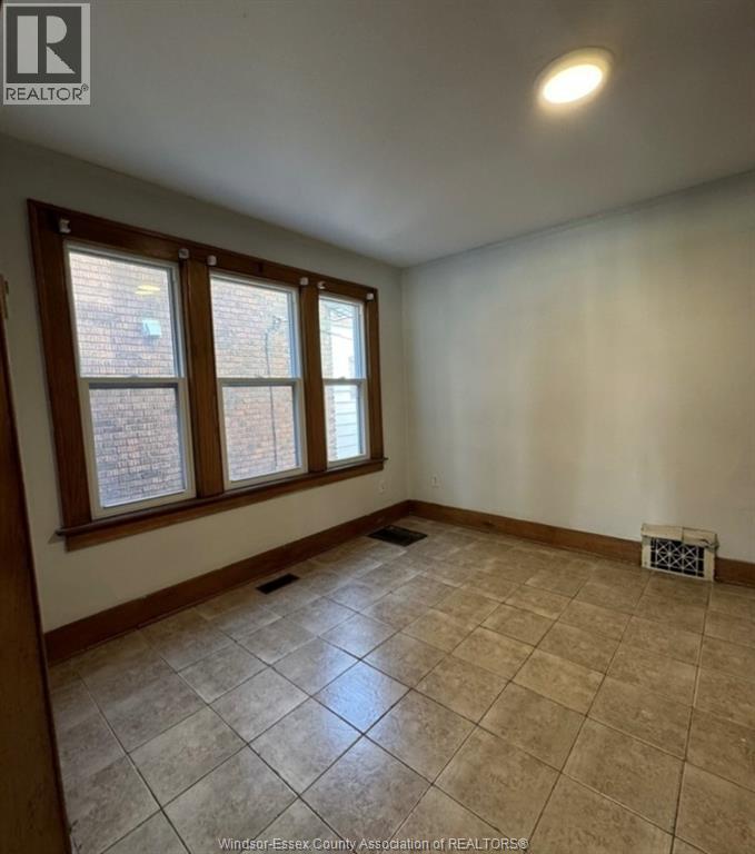 521 Rankin Avenue, Windsor, Ontario  N9B 2R6 - Photo 4 - 26017335