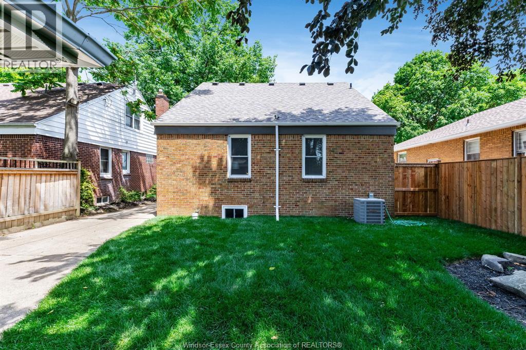 2309 Hall, Windsor, Ontario  N8W 2M1 - Photo 46 - 26017448