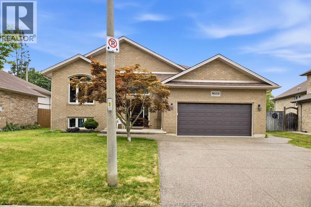 9553 Manitou, Windsor, Ontario  N8P 1H8 - Photo 2 - 26017544