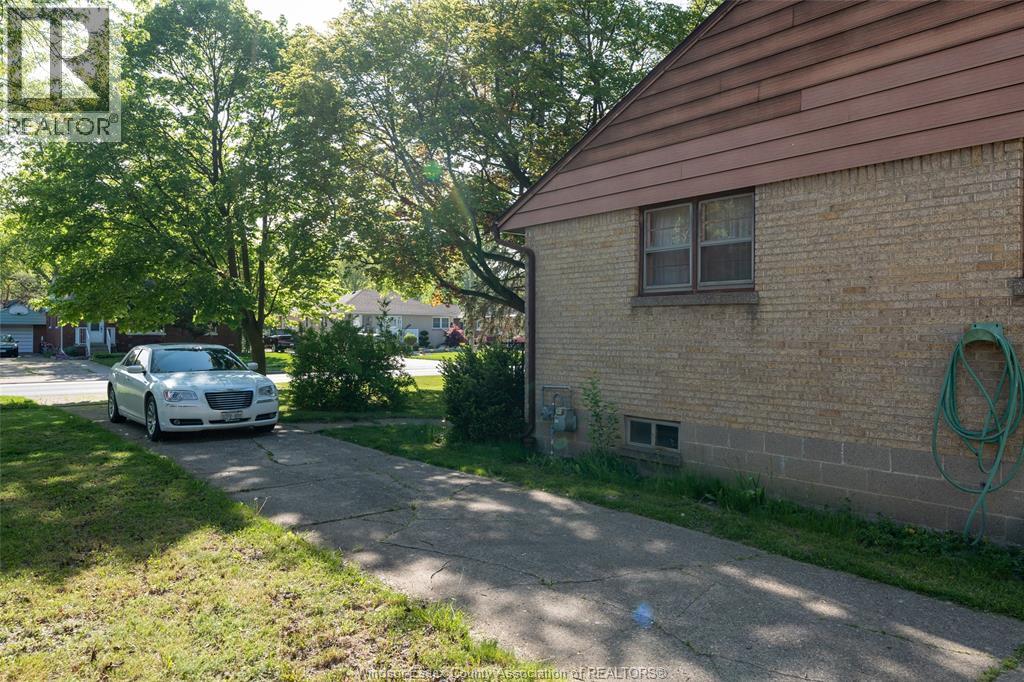 3256 Dominion Boulevard, Windsor, Ontario  N9E 2N5 - Photo 36 - 26017347
