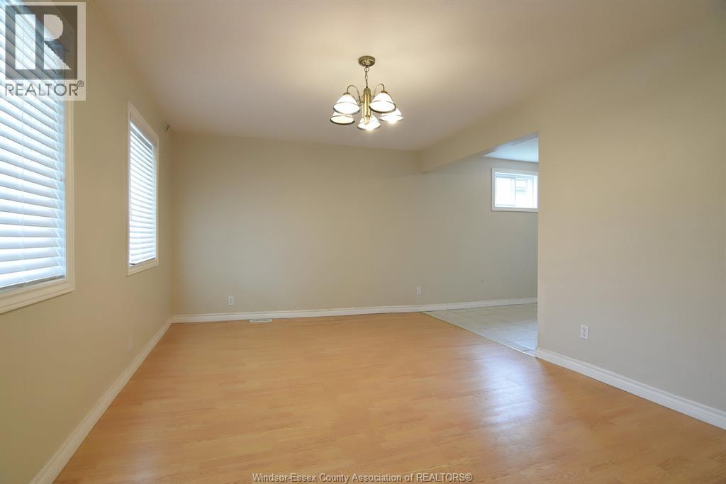 825 Brant, Windsor, Ontario  N9A 3G2 - Photo 3 - 26017523