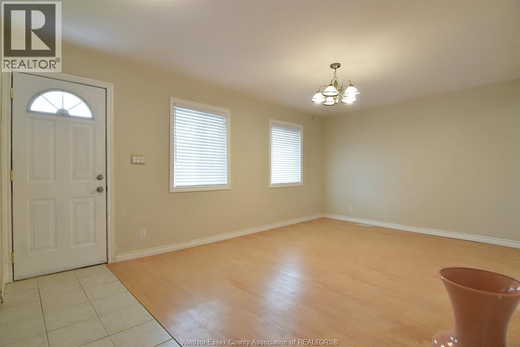 825 Brant, Windsor, Ontario  N9A 3G2 - Photo 5 - 26017523