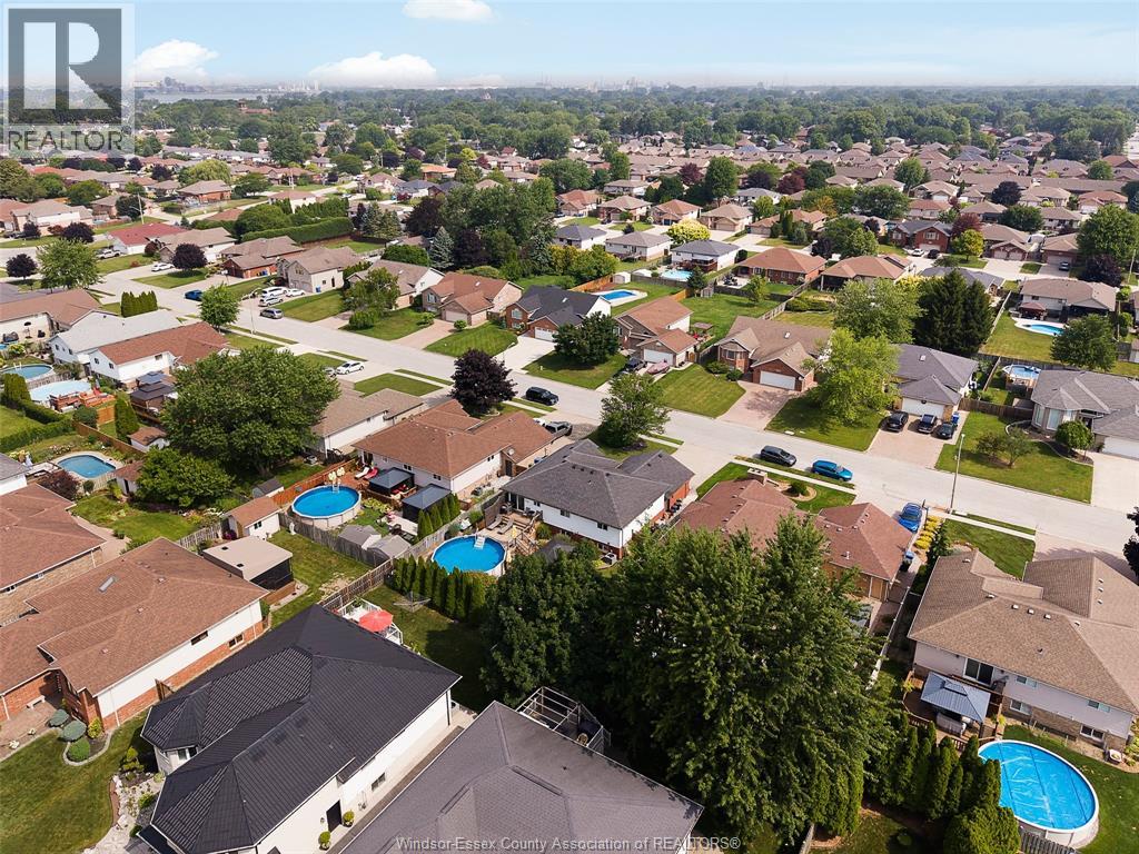 398 International Avenue, Lasalle, Ontario  N9J 3J4 - Photo 9 - 26017497