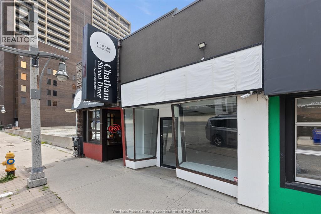 37 Chatham Street East, Windsor, Ontario  N9A 2W2 - Photo 2 - 26017572