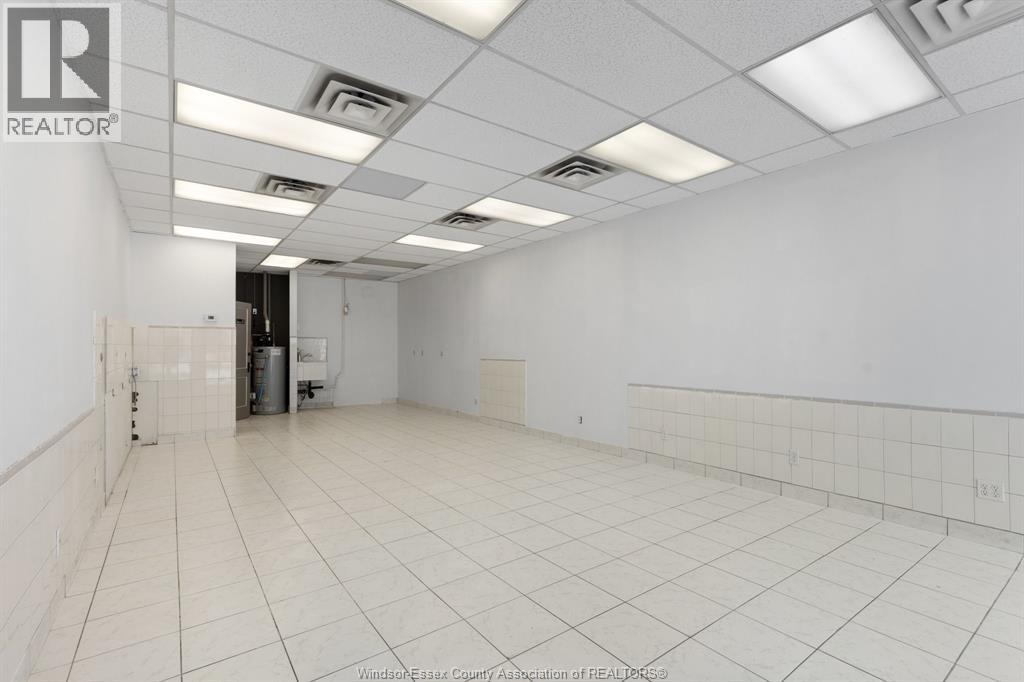 37 Chatham Street East, Windsor, Ontario  N9A 2W2 - Photo 4 - 26017572