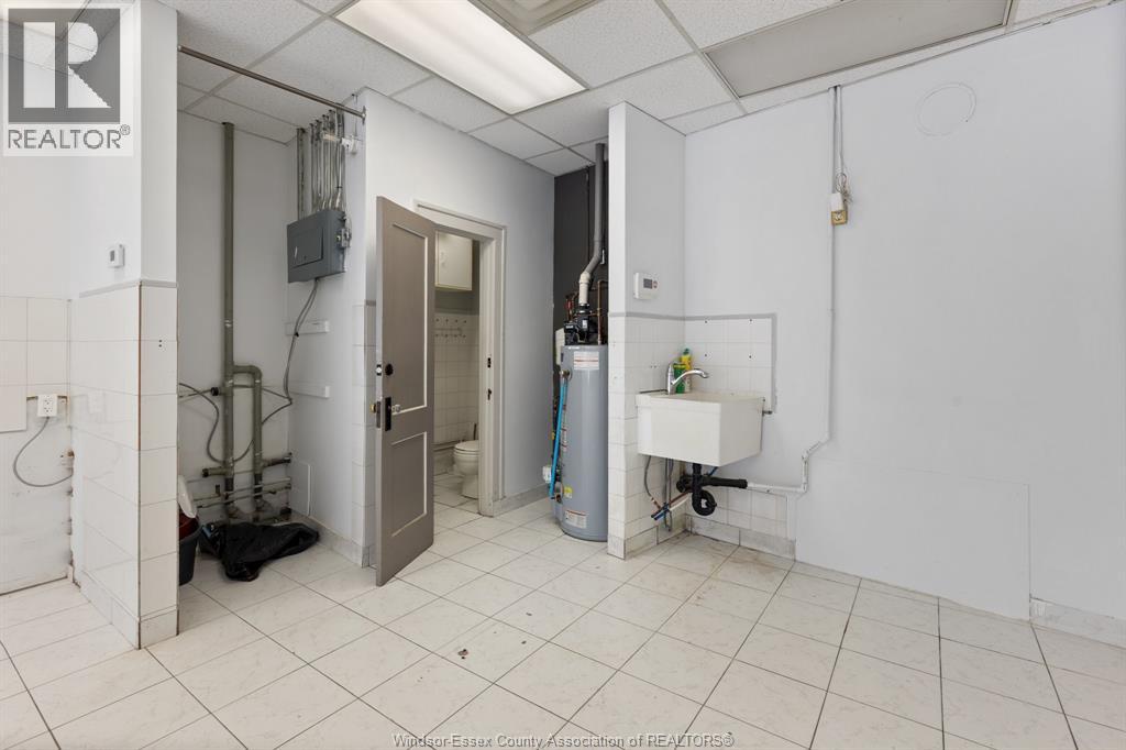 37 Chatham Street East, Windsor, Ontario  N9A 2W2 - Photo 9 - 26017572