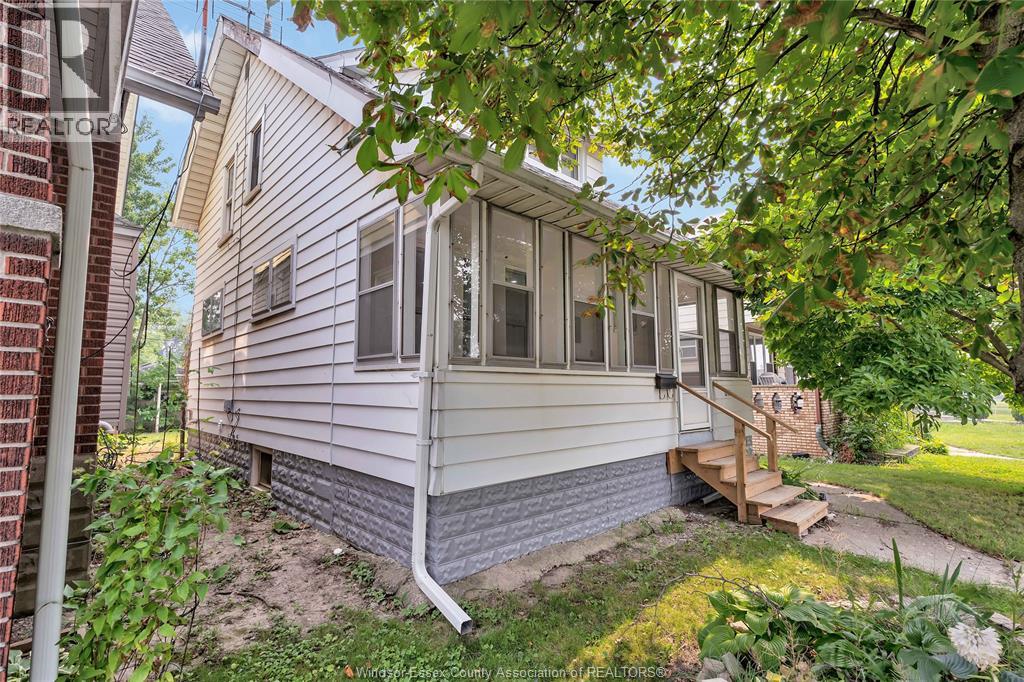 1245 Giles Boulevard East, Windsor, Ontario  N9A 4G7 - Photo 2 - 26017583