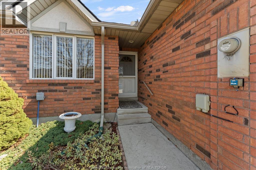 3718 Prairie Court, Windsor, Ontario  N9G 2X3 - Photo 4 - 26017581