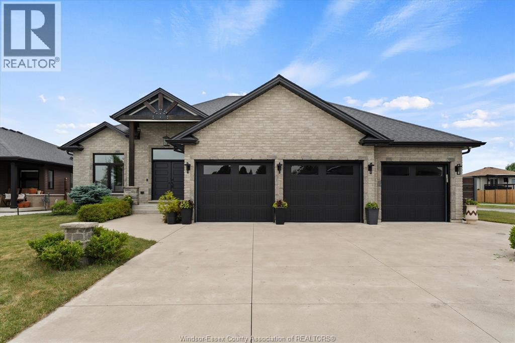 227 Meadowview Avenue, Amherstburg, Ontario  N9V 2Y9 - Photo 1 - 26017564