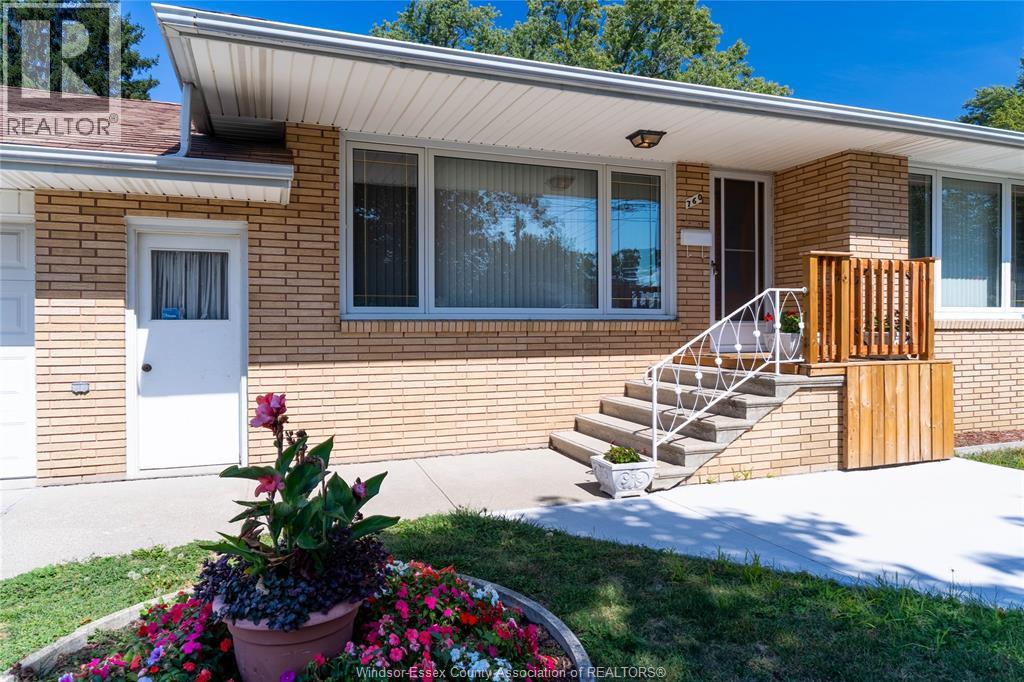 760 Wallace, Windsor, Ontario  N9G 1L9 - Photo 3 - 26017574