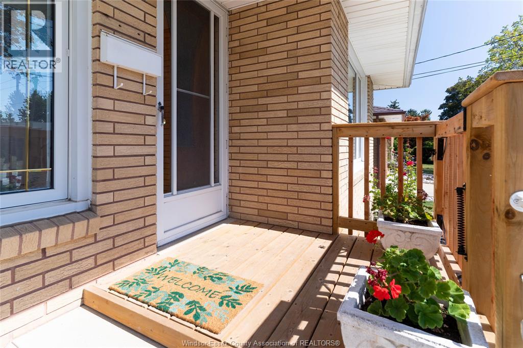 760 Wallace, Windsor, Ontario  N9G 1L9 - Photo 4 - 26017574