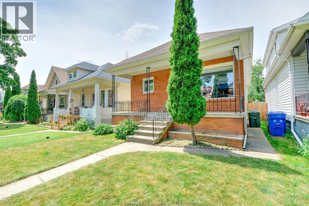 1233 Lincoln, Windsor, Ontario  N8Y 2H9 - Photo 2 - 26017633