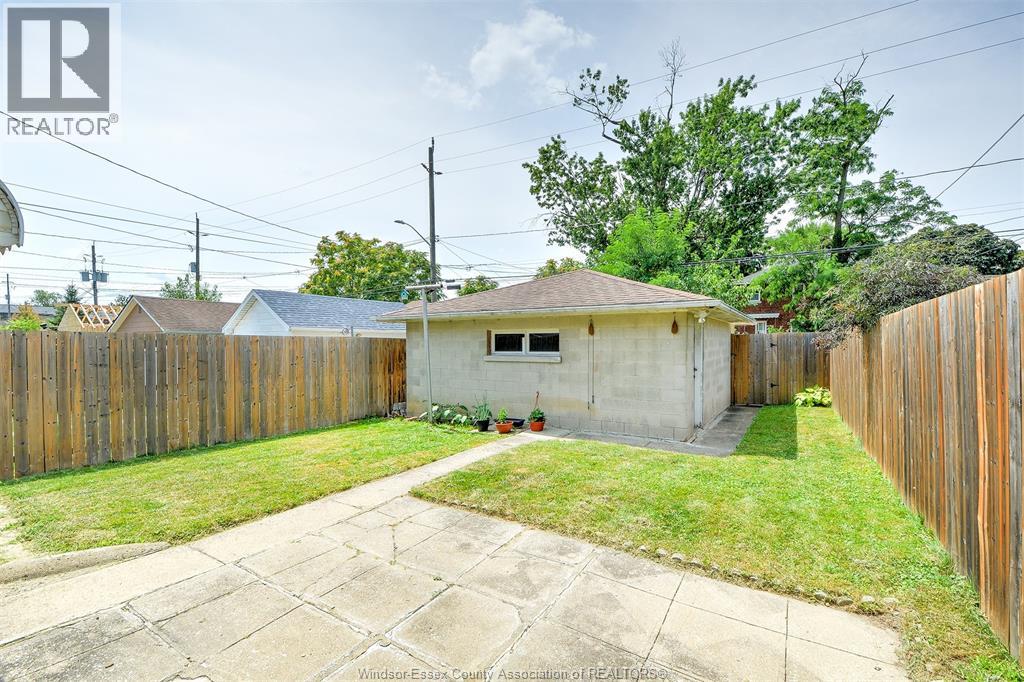 1233 Lincoln, Windsor, Ontario  N8Y 2H9 - Photo 24 - 26017633