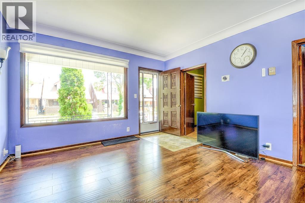 1233 Lincoln, Windsor, Ontario  N8Y 2H9 - Photo 4 - 26017633