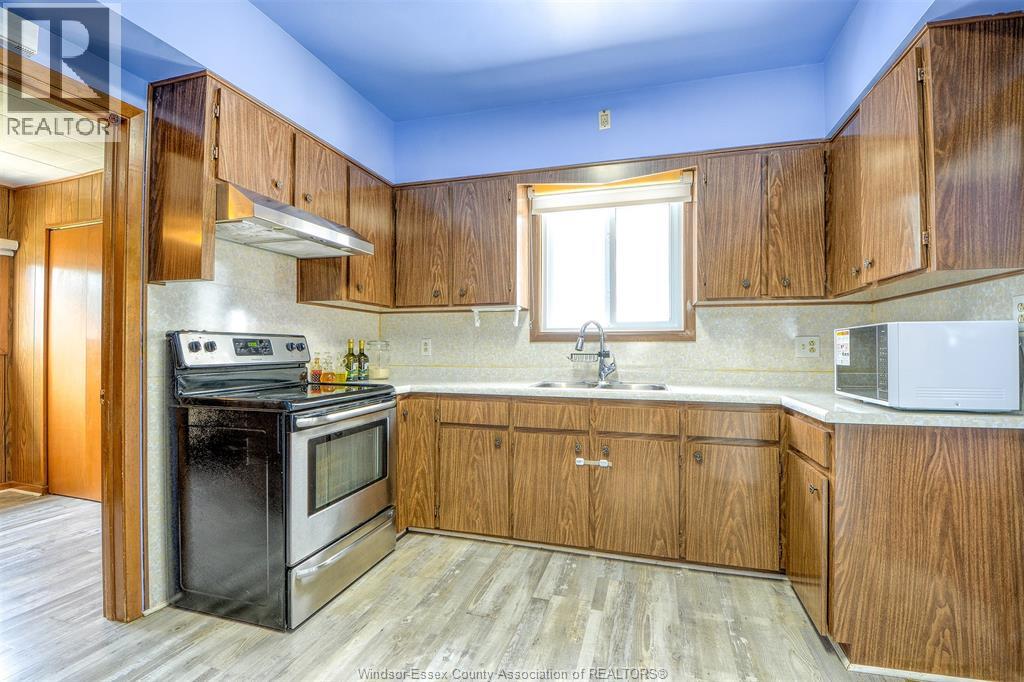 1233 Lincoln, Windsor, Ontario  N8Y 2H9 - Photo 8 - 26017633