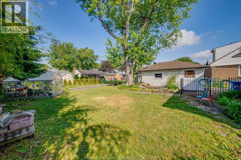 3063 Bruce Avenue, Windsor, Ontario  N9E 1W3 - Photo 41 - 26017614