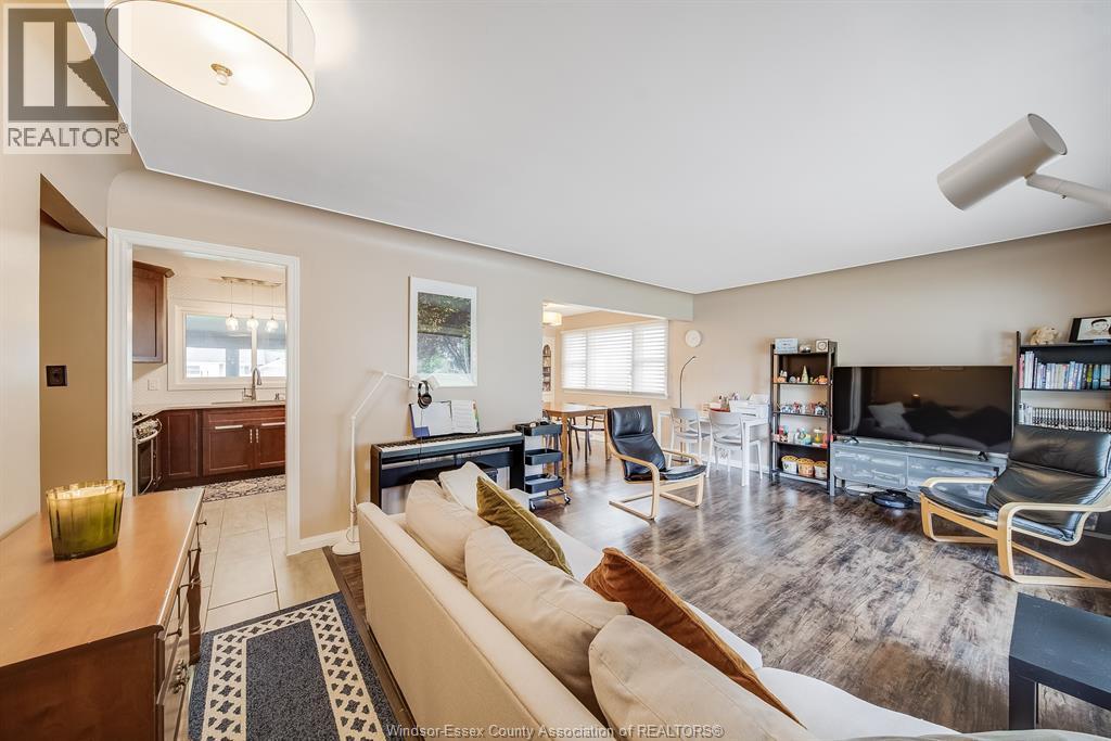 3063 Bruce Avenue, Windsor, Ontario  N9E 1W3 - Photo 6 - 26017614