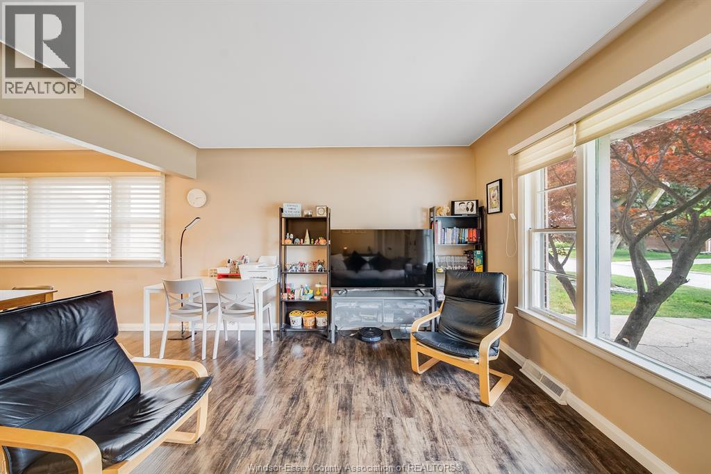 3063 Bruce Avenue, Windsor, Ontario  N9E 1W3 - Photo 7 - 26017614