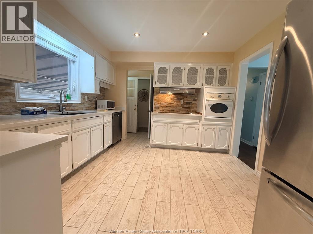 2450 Academy Drive Unit# Main Floor, Windsor, Ontario  N9E 2G6 - Photo 3 - 26017661