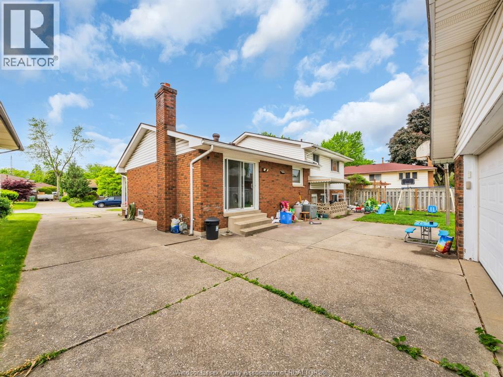 2976 Buttery Court Unit# Lower, Windsor, Ontario  N9E 3W4 - Photo 2 - 26017655