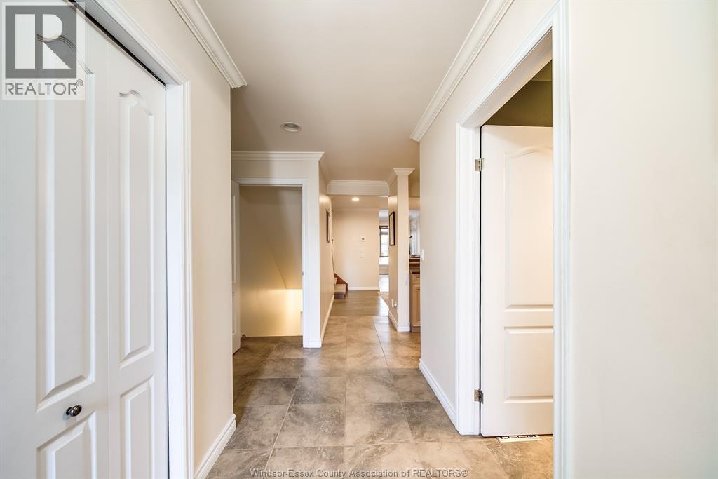 205 Whisper Creek Circle, Tecumseh, Ontario  N9K 1G3 - Photo 5 - 26017584