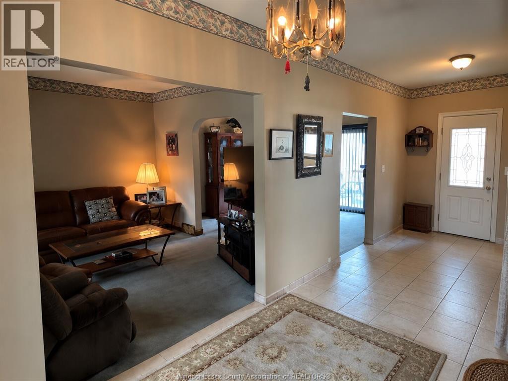 781 Pierre, Windsor, Ontario  N9A 2K4 - Photo 2 - 26017685