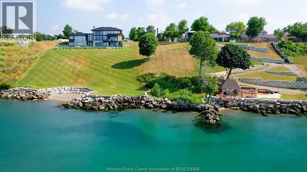 366 SEACLIFF DRIVE West, Leamington, Ontario