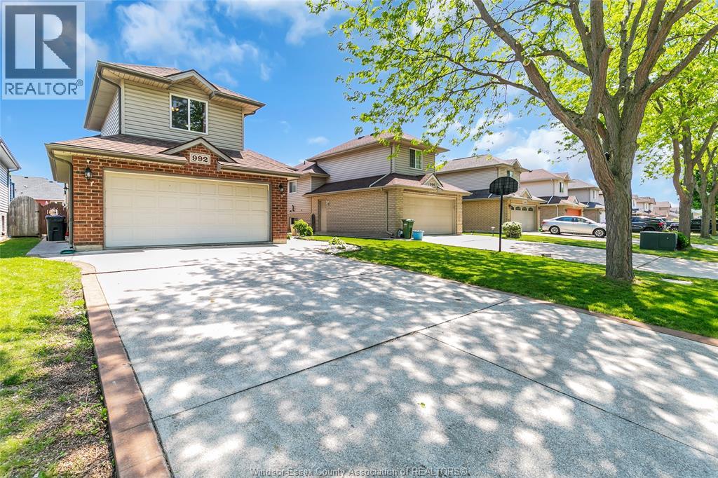 992 Whistler, Windsor, Ontario  N8P 1L2 - Photo 2 - 26017734