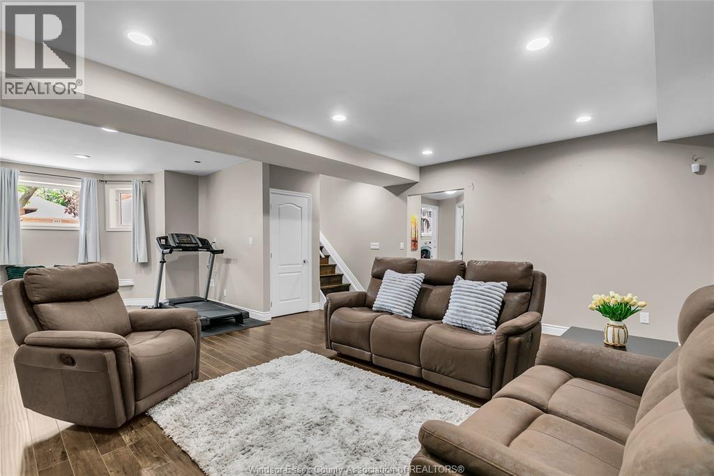 992 Whistler, Windsor, Ontario  N8P 1L2 - Photo 24 - 26017734