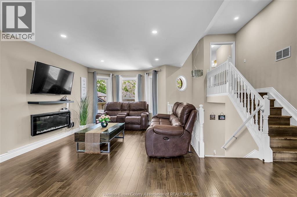 992 Whistler, Windsor, Ontario  N8P 1L2 - Photo 5 - 26017734