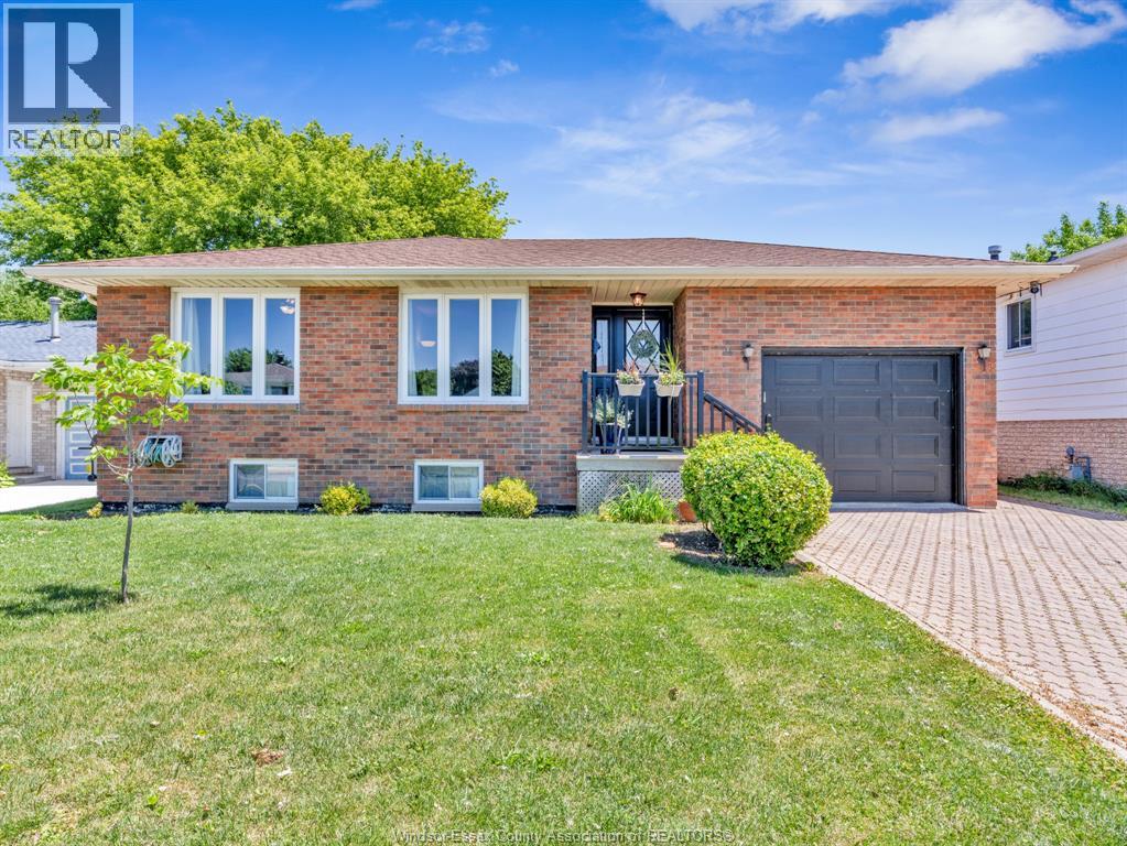 24 Camelot Avenue, Leamington, Ontario  N8H 4V6 - Photo 1 - 26017683