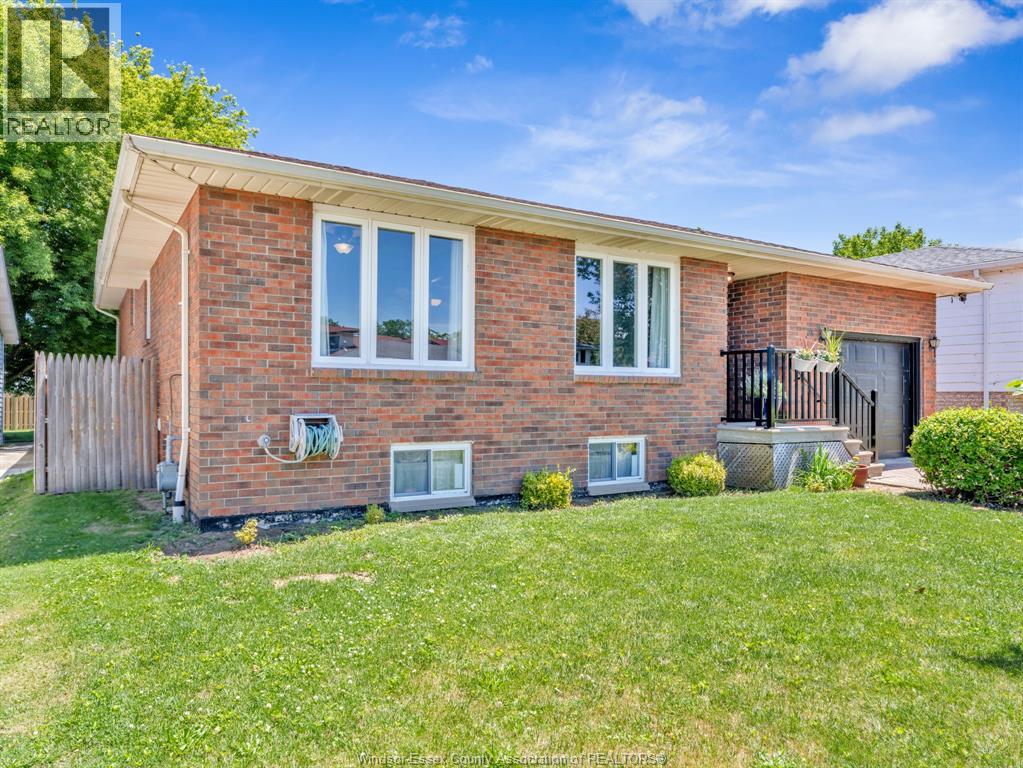 24 Camelot Avenue, Leamington, Ontario  N8H 4V6 - Photo 2 - 26017683