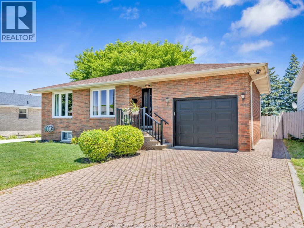 24 Camelot Avenue, Leamington, Ontario  N8H 4V6 - Photo 3 - 26017683