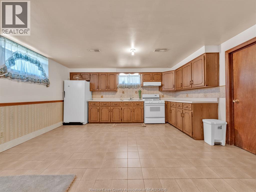 24 Camelot Avenue, Leamington, Ontario  N8H 4V6 - Photo 41 - 26017683
