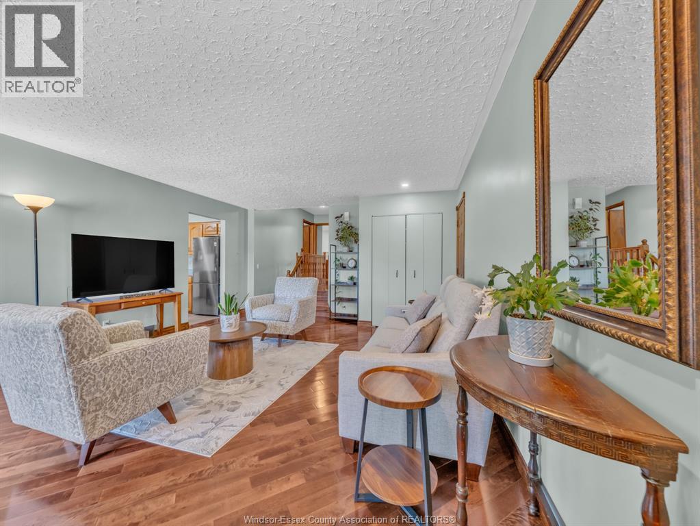 24 Camelot Avenue, Leamington, Ontario  N8H 4V6 - Photo 6 - 26017683