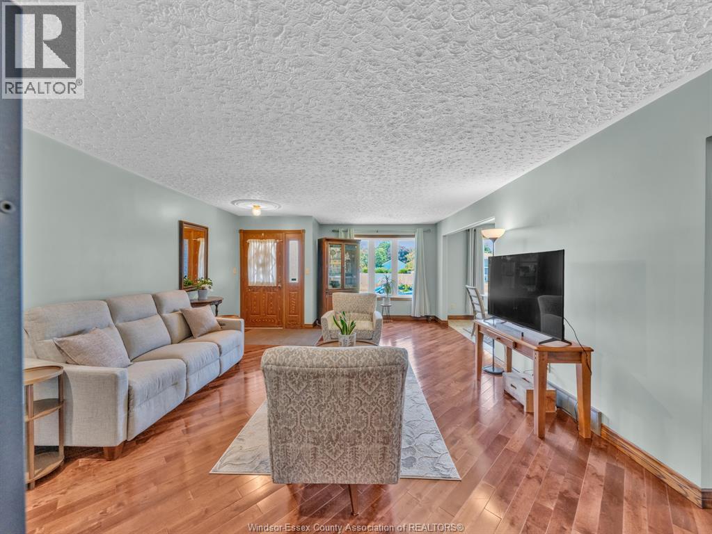 24 Camelot Avenue, Leamington, Ontario  N8H 4V6 - Photo 9 - 26017683