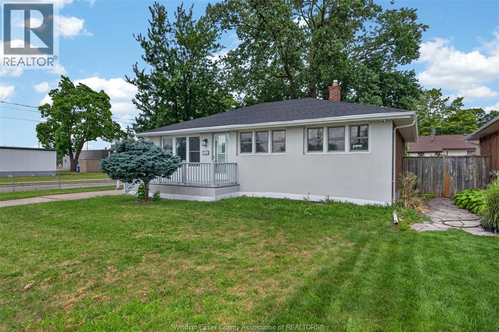 1302 Josephine, Windsor, Ontario  N9B 2L9 - Photo 3 - 26017736