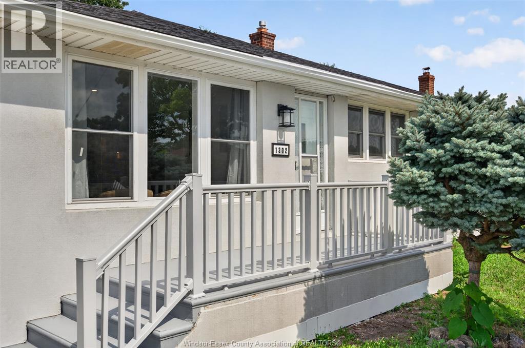 1302 Josephine, Windsor, Ontario  N9B 2L9 - Photo 4 - 26017736