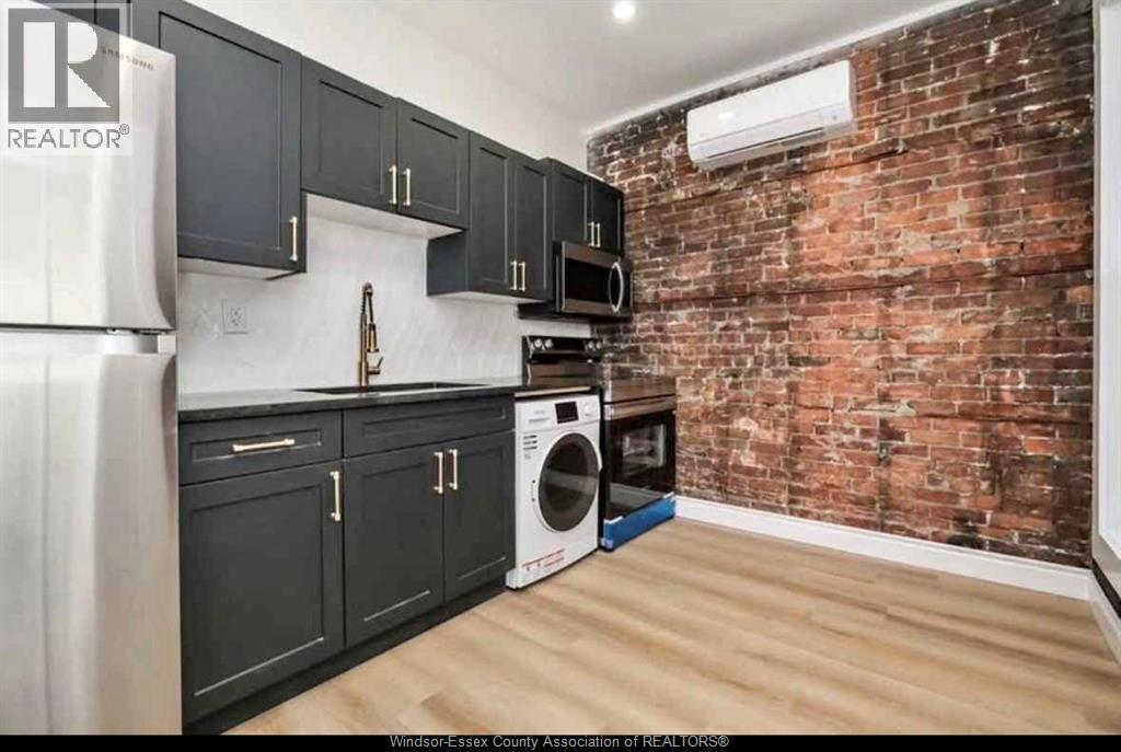 429 Wyandotte Unit# Main, Windsor, Ontario  N9A 5X5 - Photo 2 - 26017729