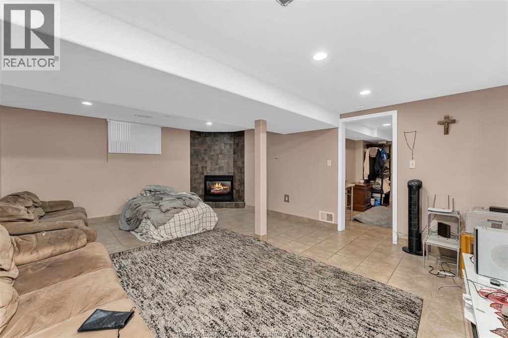 3038 Brimley, Windsor, Ontario  N8R 1M2 - Photo 24 - 26017728