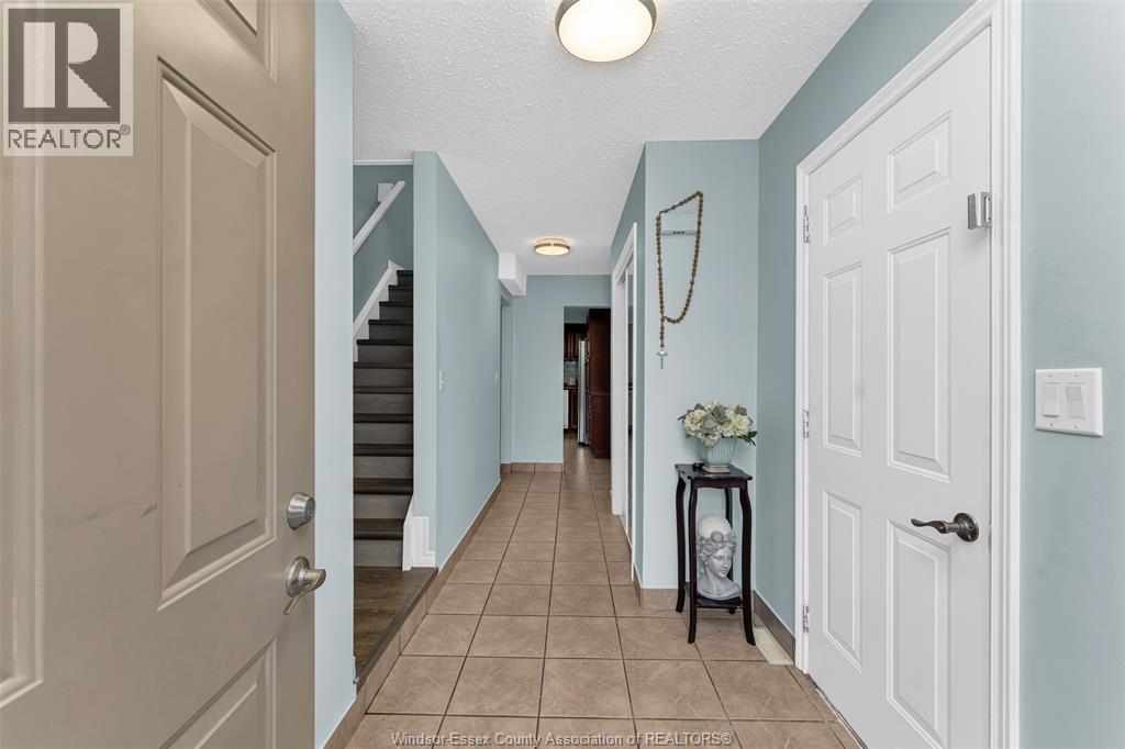 3038 Brimley, Windsor, Ontario  N8R 1M2 - Photo 5 - 26017728