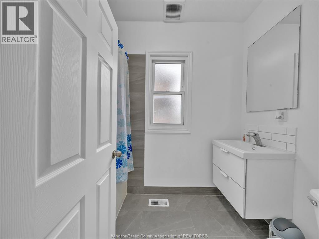 1096 Hall, Windsor, Ontario  N9A 2M7 - Photo 14 - 26017702