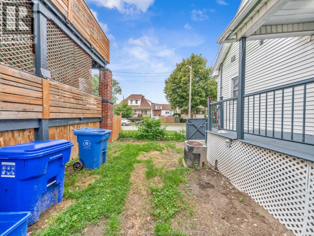 1096 Hall, Windsor, Ontario  N9A 2M7 - Photo 6 - 26017702