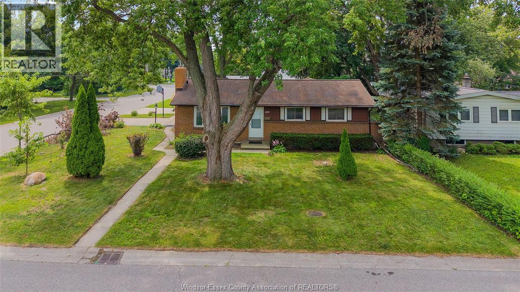 2979 Orion Crescent, Windsor, Ontario  N9E 2Z3 - Photo 3 - 26017623