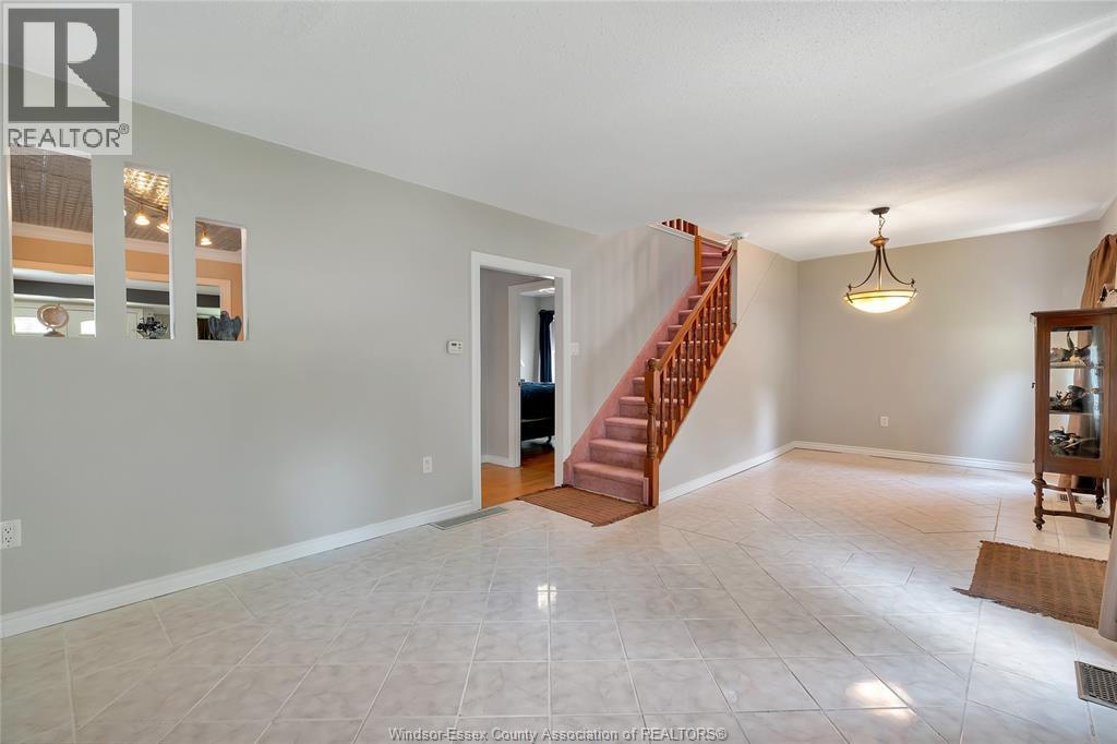 3612 Girardot Street, Windsor, Ontario  N8C 1W5 - Photo 5 - 26017789
