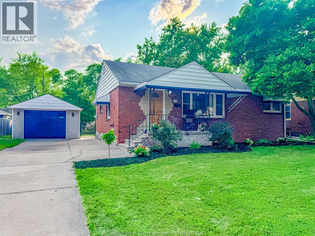 979 BELLEPERCHE PLACE, Windsor, Ontario