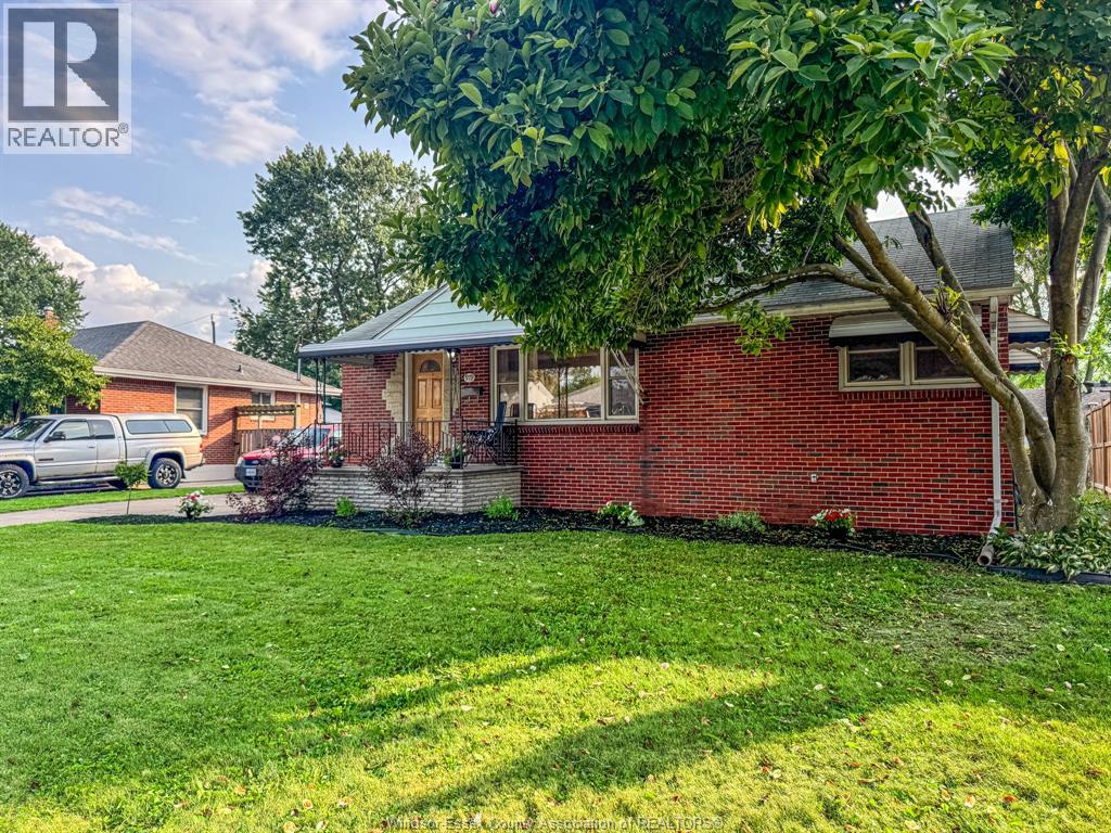 979 Belleperche Place, Windsor, Ontario  N8S 3C2 - Photo 2 - 26017706